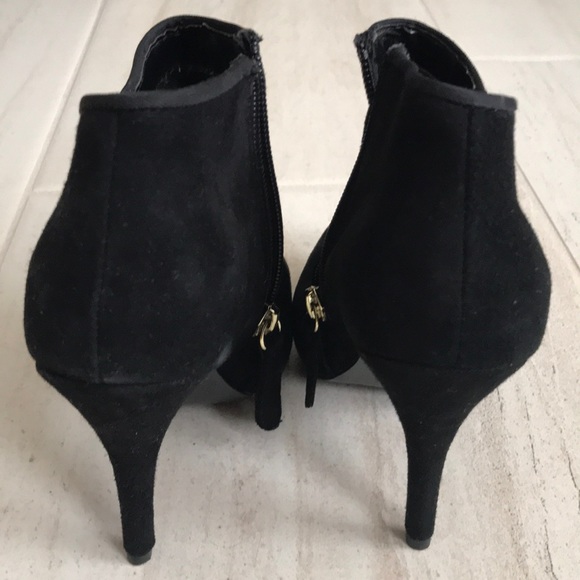 Never worn Black Guess Booties - Picture 4 of 7
